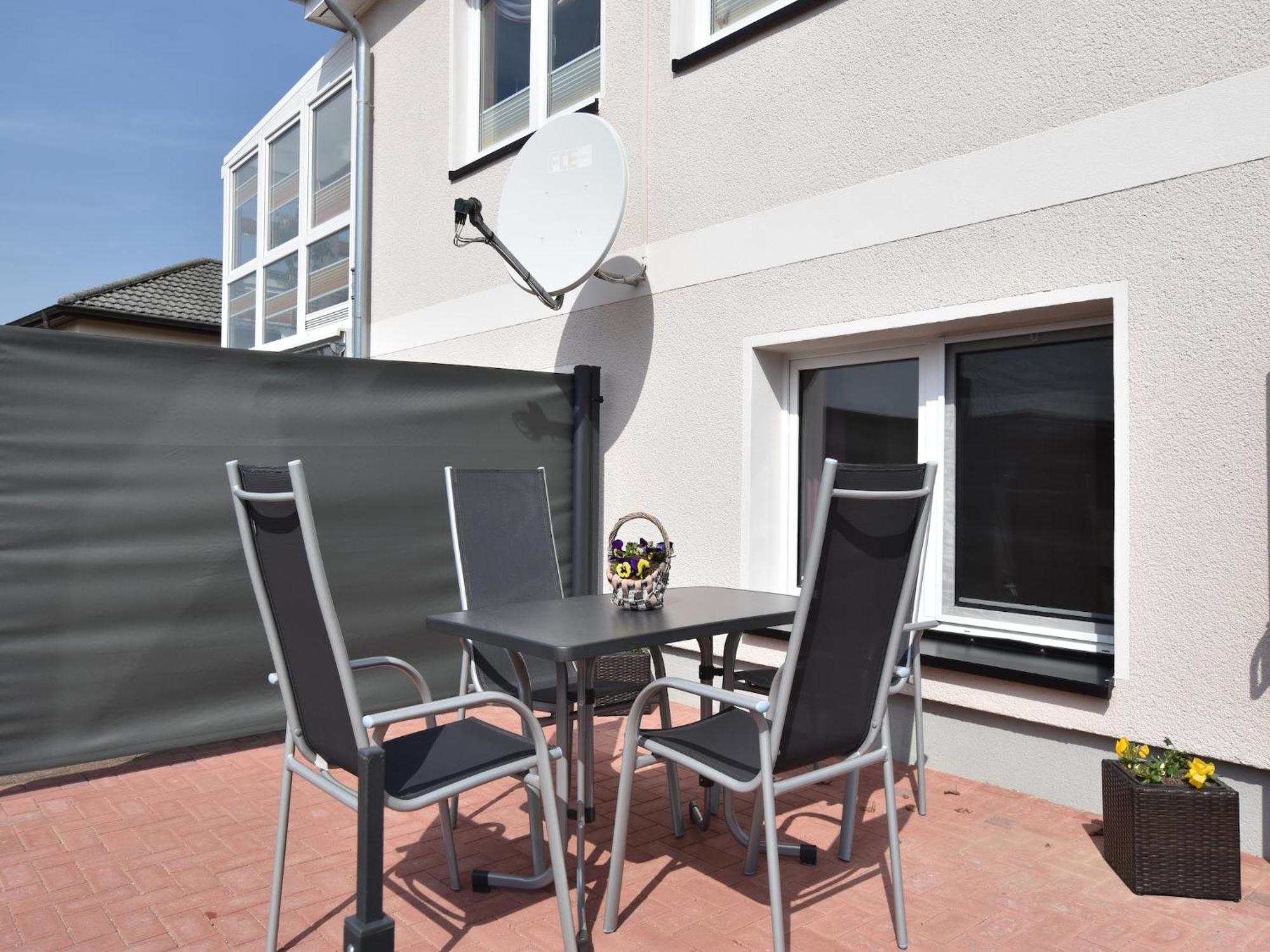 Apartment With Terrace In Warnkenhagen Eksteriør billede